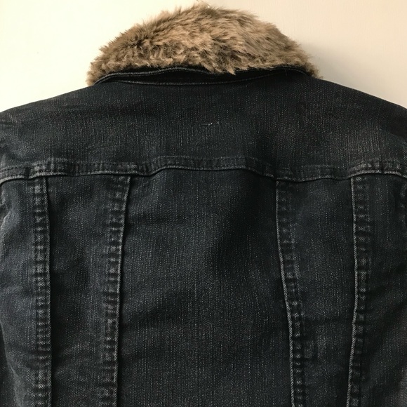 Levi’s Cropped Removable Fur Collar Jacket - Picture 7 of 8